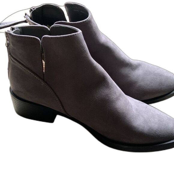 Dolce Vita Grey Vegan Suede Low Heel Ankle Booties Women's size 6.5 Classic - Picture 3 of 8